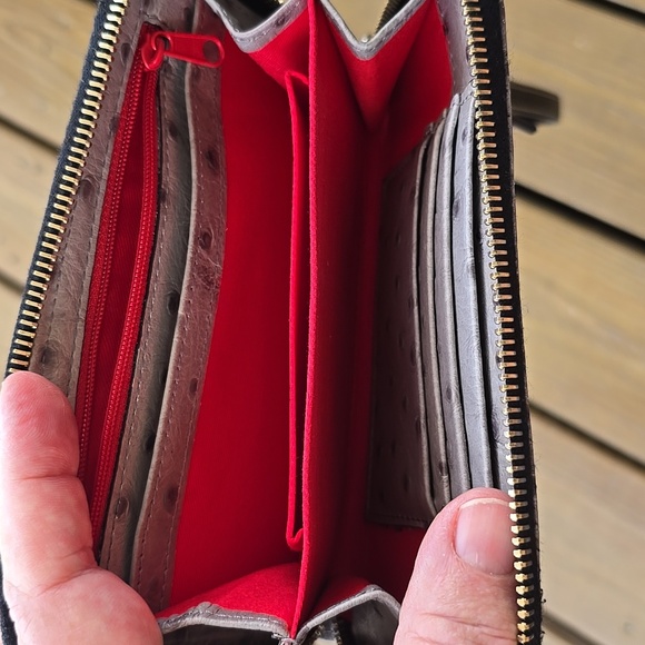 Dooney & Bourke NWO Tags Gray Textured Wristlet 7.25x4.75 - Picture 3 of 16